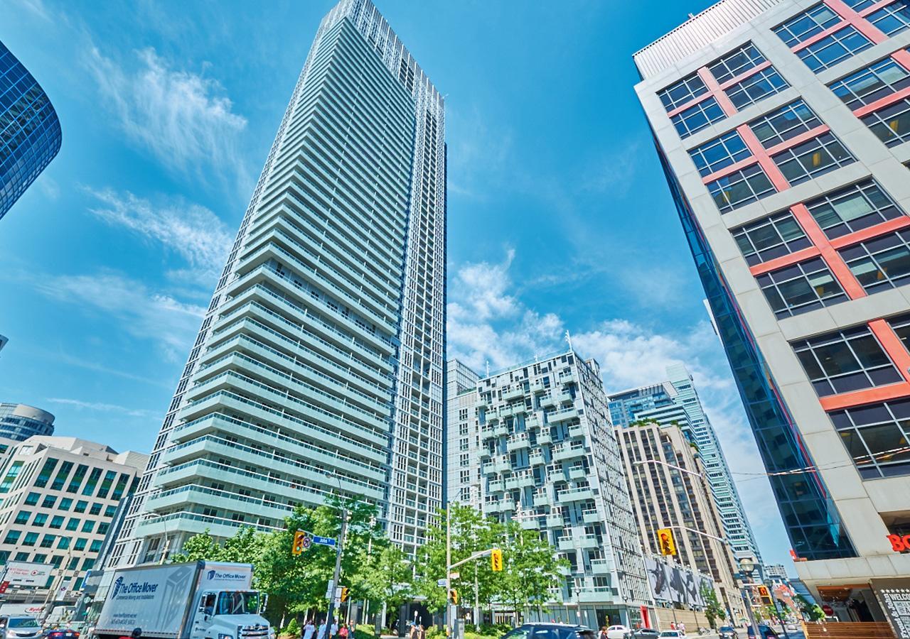 Diamond Suite Торонто Екстериор снимка